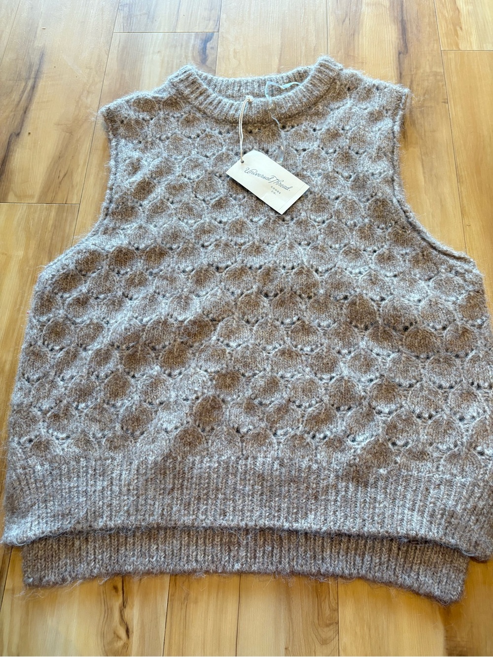 Universal Thread Taupe Textured Knit Sleeveless Sweater Vest